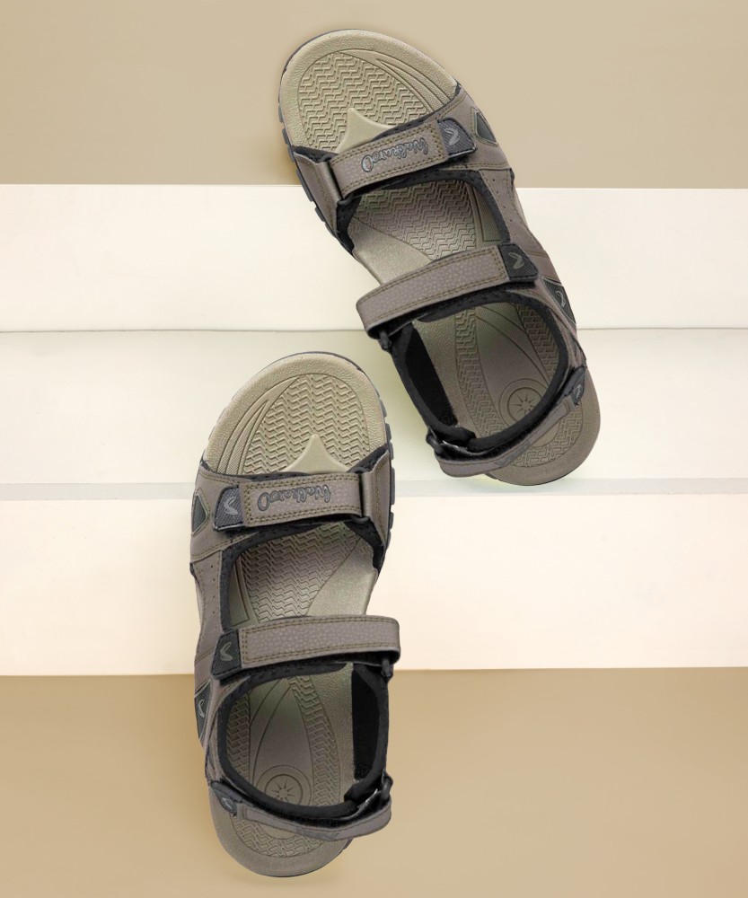 Walkaroo sandals hot sale