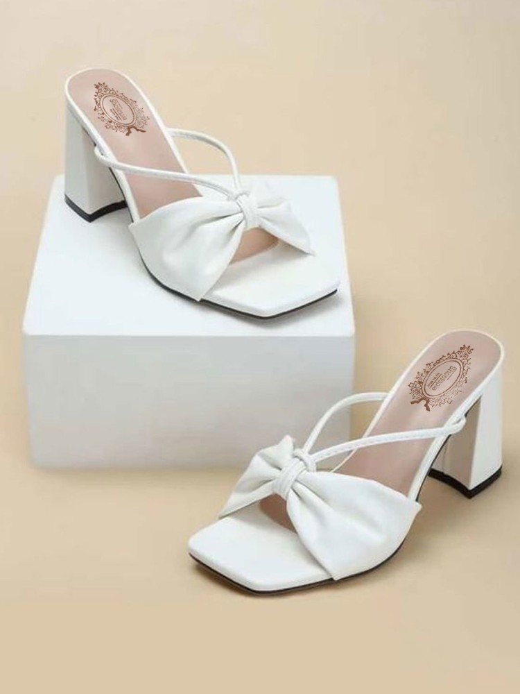 White best sale sandals flipkart