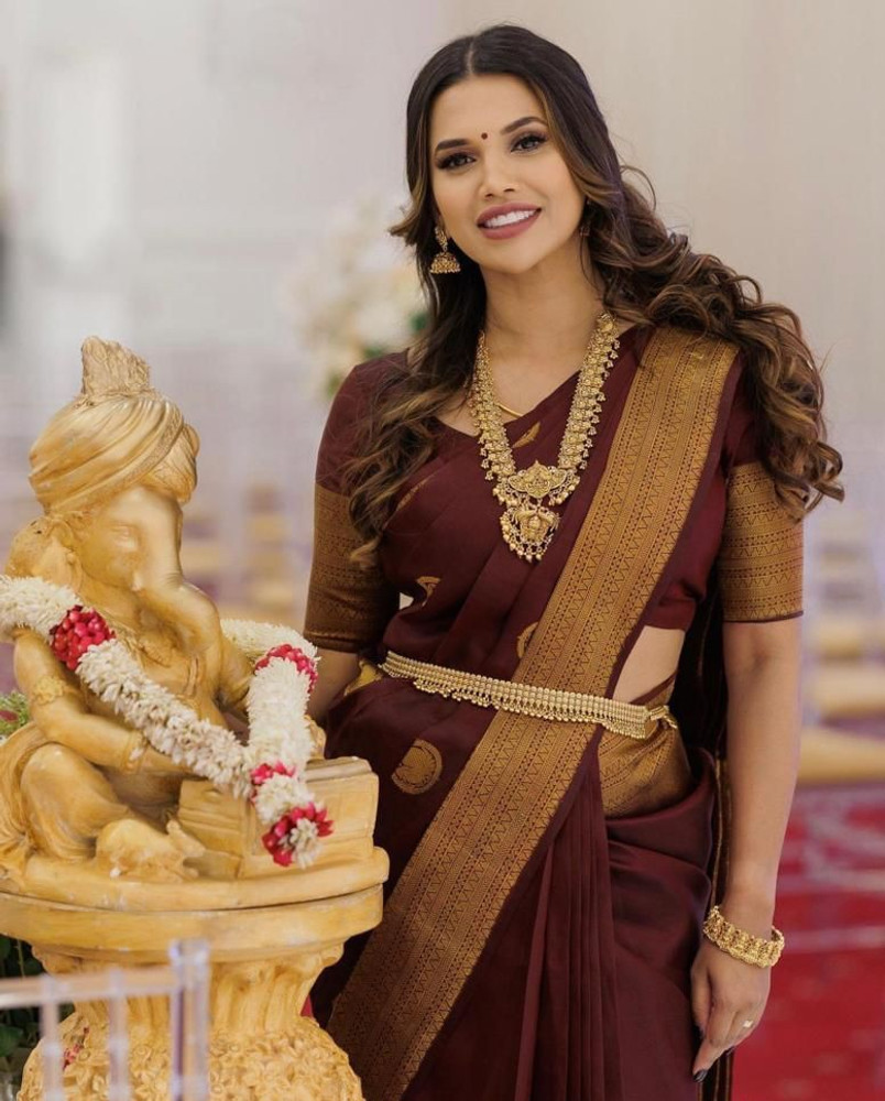 Jewellery for maroon saree cheap