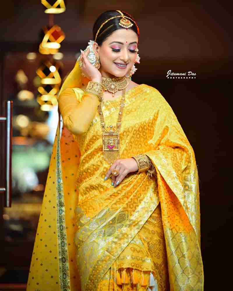 Dulhan yellow cheap saree