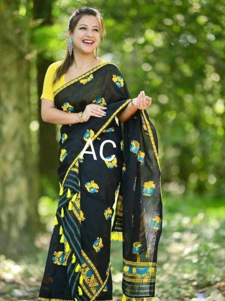 Buy FLORAGO FASHION Woven Mekhela Chador Cotton Blend Black Sarees