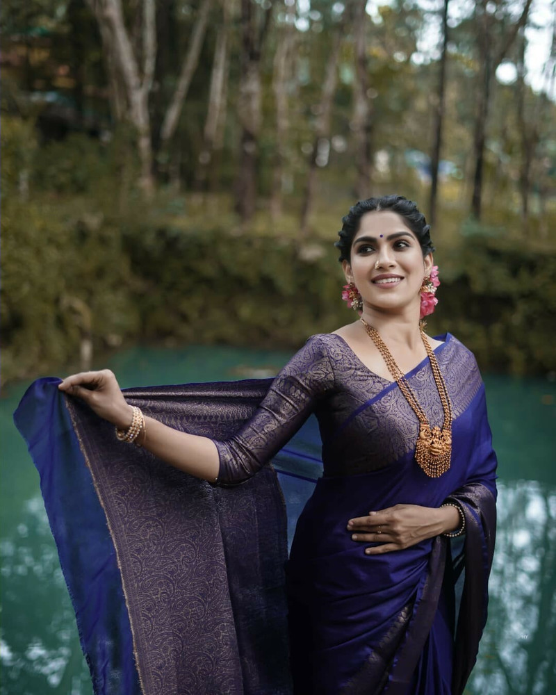 Buy ShreejiCloth Woven Kasavu Jute Silk Dark Blue Sarees Online