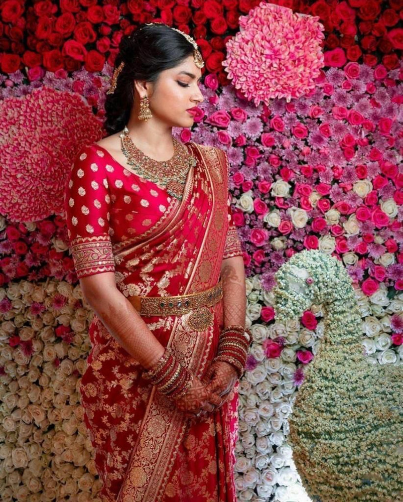 Buy VADTALWALA Woven Banarasi Jacquard Art Silk Red Sarees Online