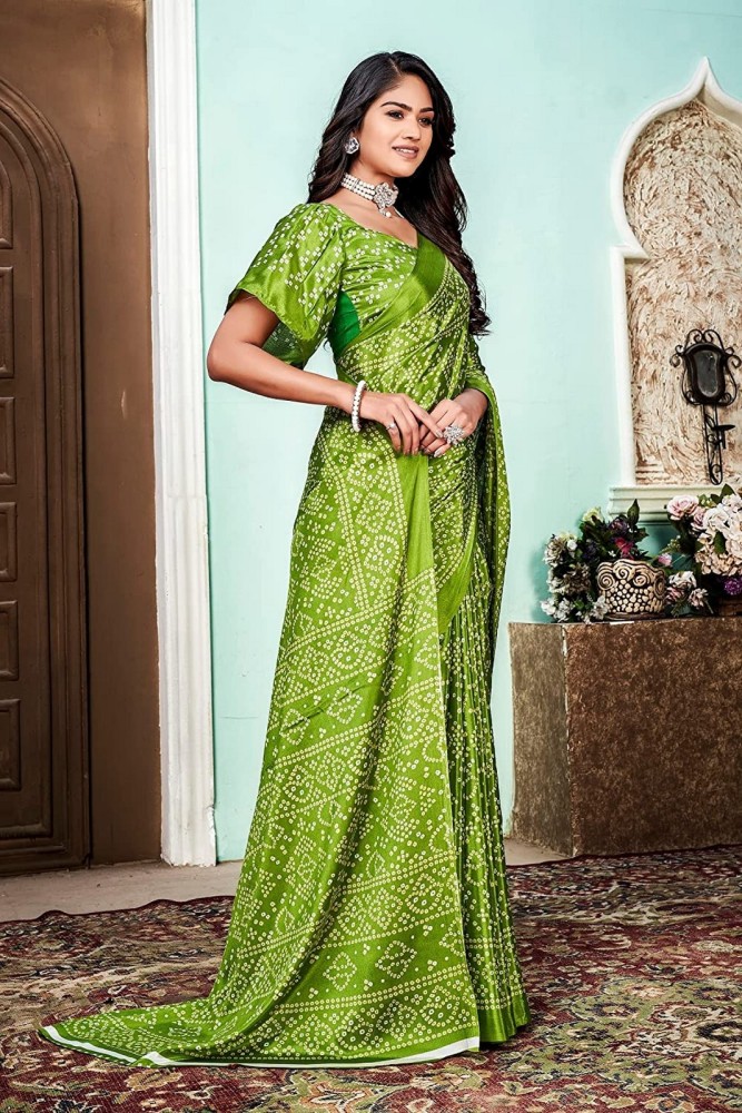 Buy MOOLDHANI Women Light Green Solid Cotton Single Saree