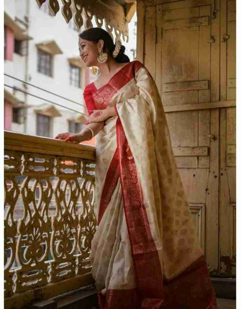 White and red saree for clearance wedding