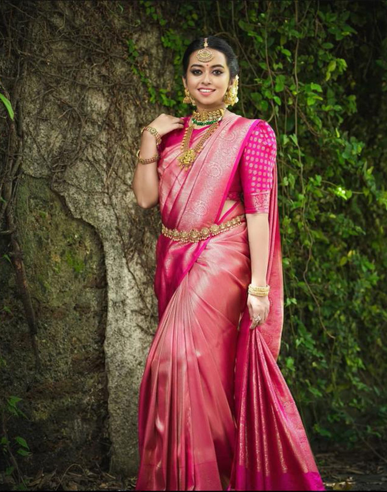 Buy Samah Woven Embellished Kanjivaram Pure Silk Silk Blend Gold