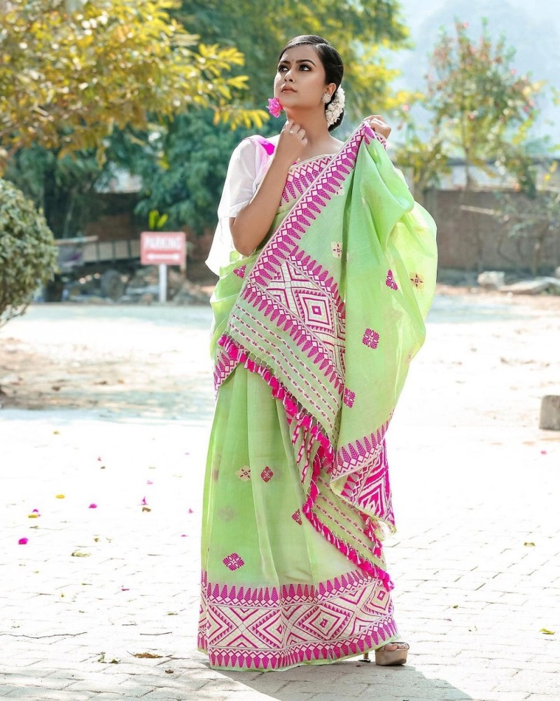 Buy Canizzaro Woven Mekhela Chador Cotton Blend Light Green Sarees Online Best Price In India Flipkart