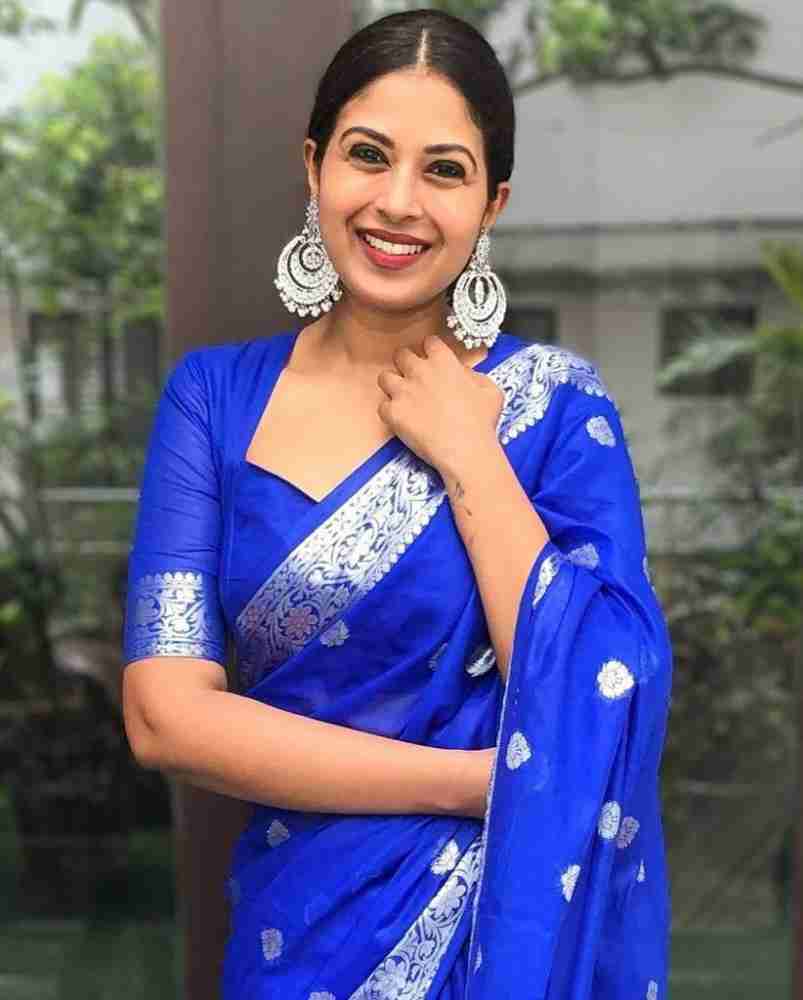 Buy Fospy Women Blue Silk Blend, Pure Woven Casual Regular Banarasi Saree  With Unstitched Blouse Piece Online at Best Prices in India - JioMart.