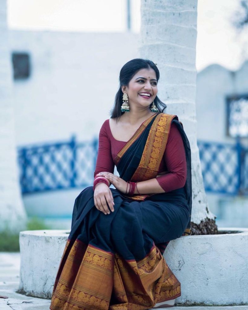 https://youtu.be/2gJ0m4uw6V0 | Designer saree blouse patterns, Wedding  blouse designs, Wedding saree blouse designs