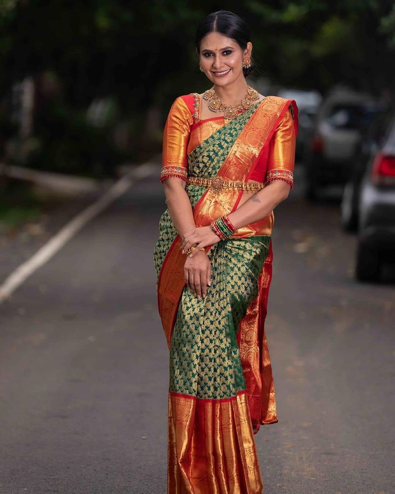Buy Mishwa Fashion Woven Banarasi Jacquard Multicolor Sarees