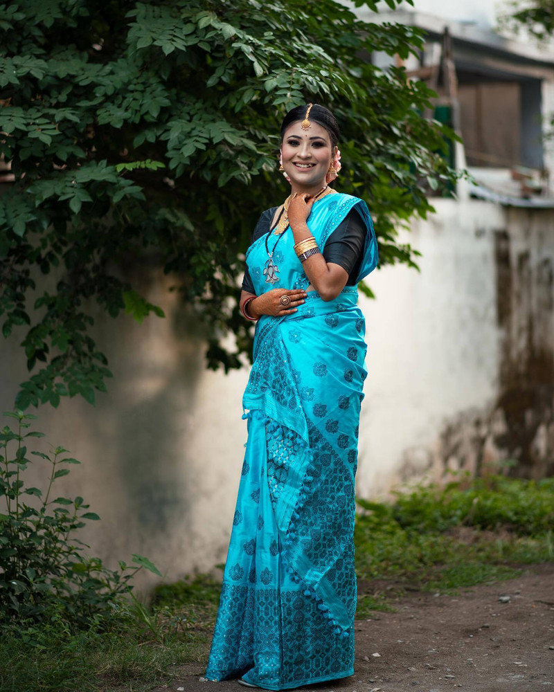 Flipkart women's clothing sarees deals