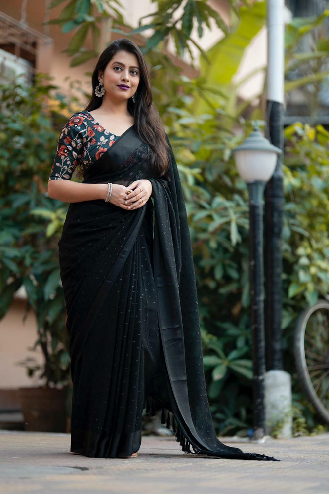 Black saree 2025 for girls