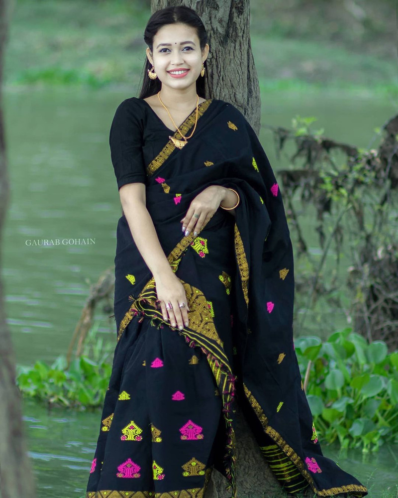Buy VRAJ CREATION Woven Mekhela Chador Cotton Silk Black Sarees Online Best Price In India Flipkart
