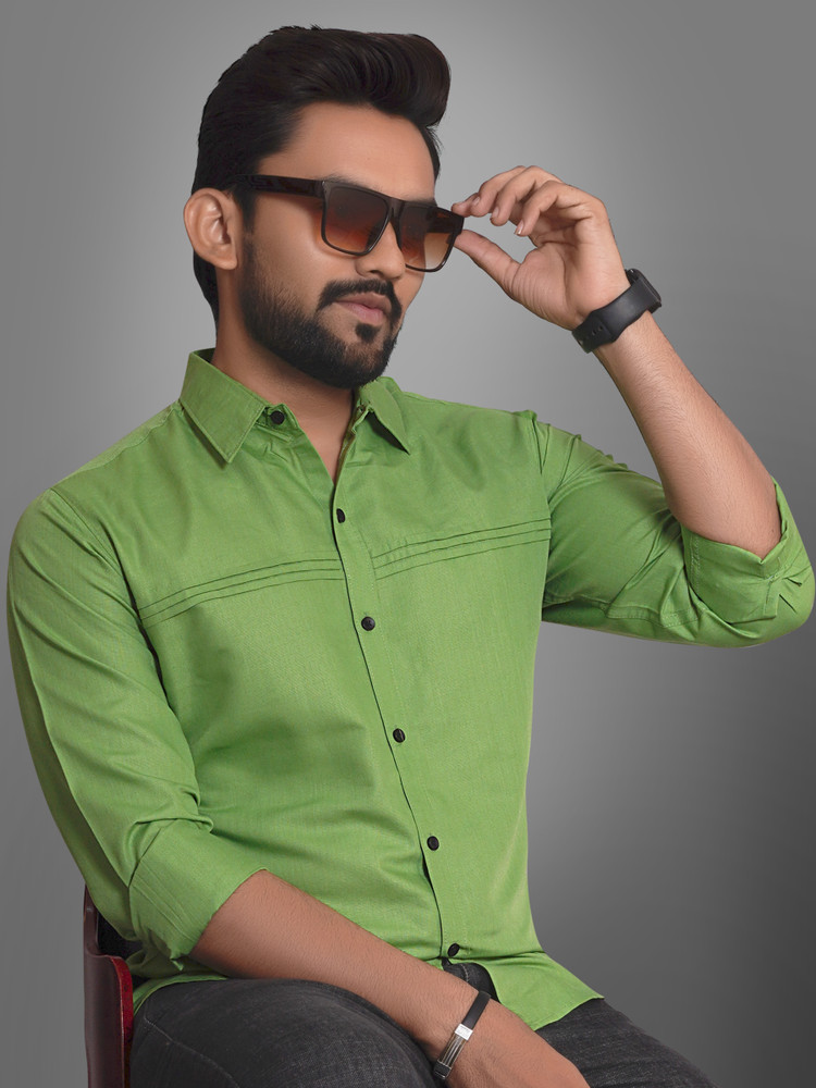 Parrot shop color shirt