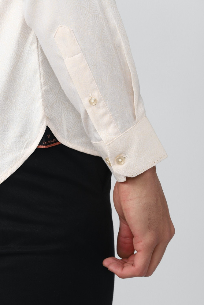 VAN HEUSEN Men Solid Casual Cream Shirt - Buy VAN HEUSEN Men Solid 