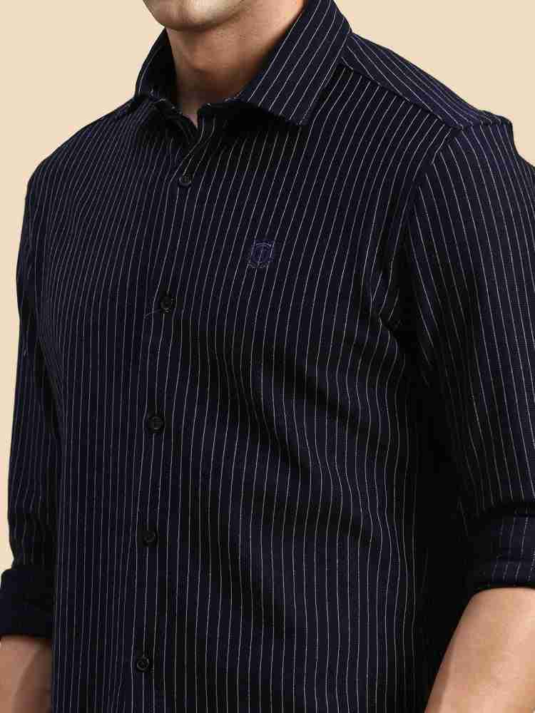 SHOWOFF Men's Spread Collar Navy Blue Striped Shirt