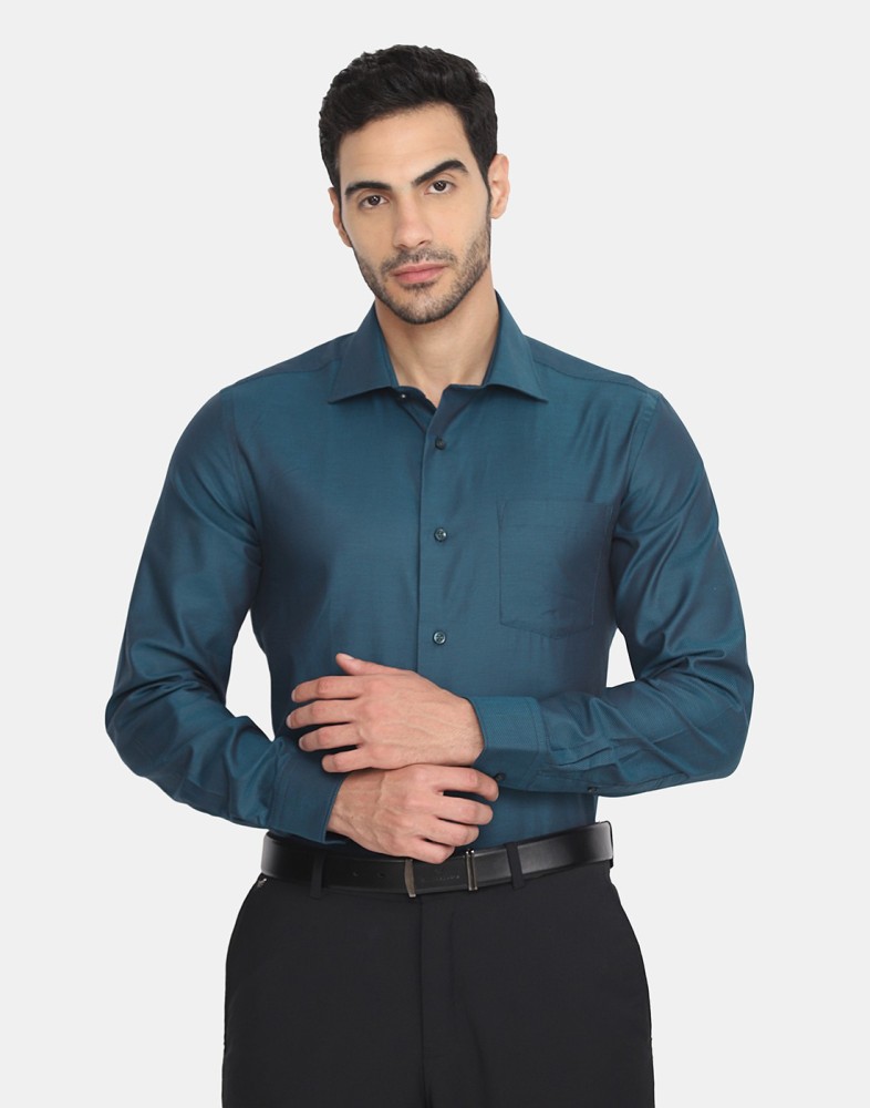 Blackberrys Men Solid Formal Green Shirt