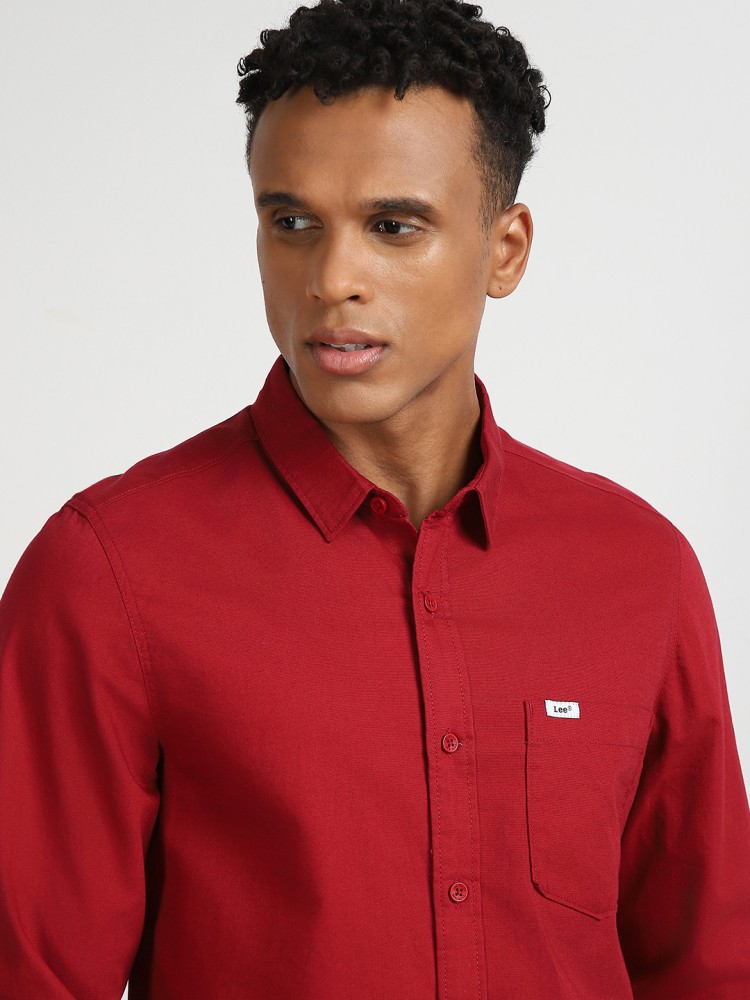 lee red shirt