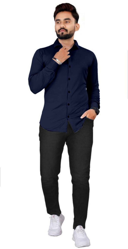 Black jeans with navy blue shirt discount