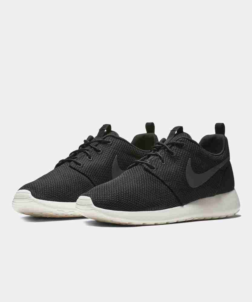 Nike roshe hot sale 1 all black