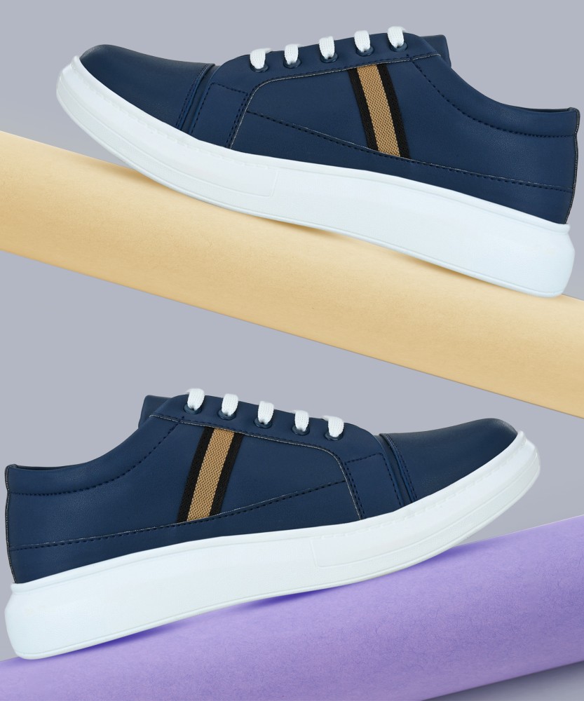 Roadster sales sneakers flipkart