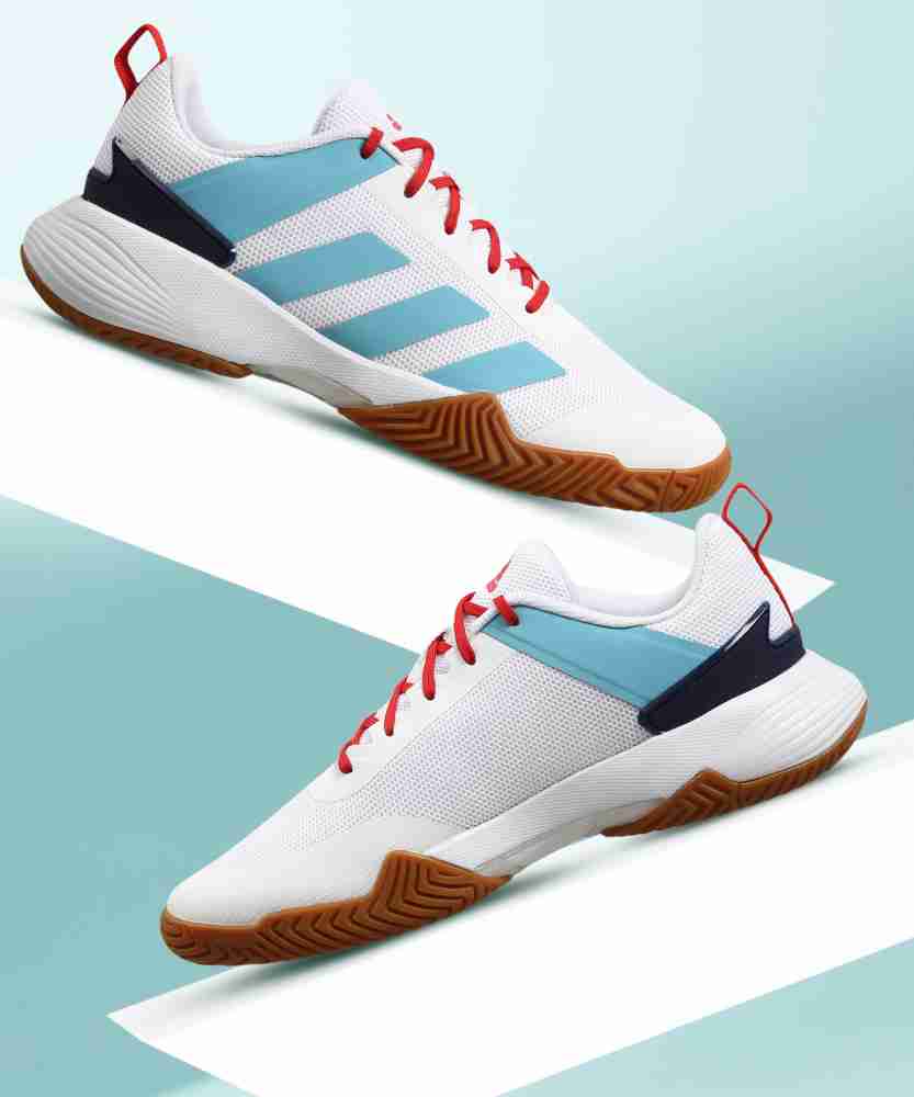 Q hot sale tennis shoes