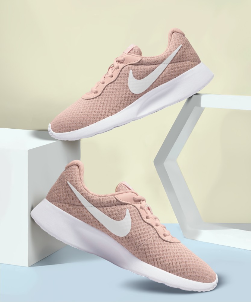 Nike women's tanjun running shoes online