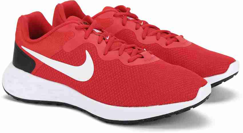 Nike incinerate sneakers on sale vs nike revolution