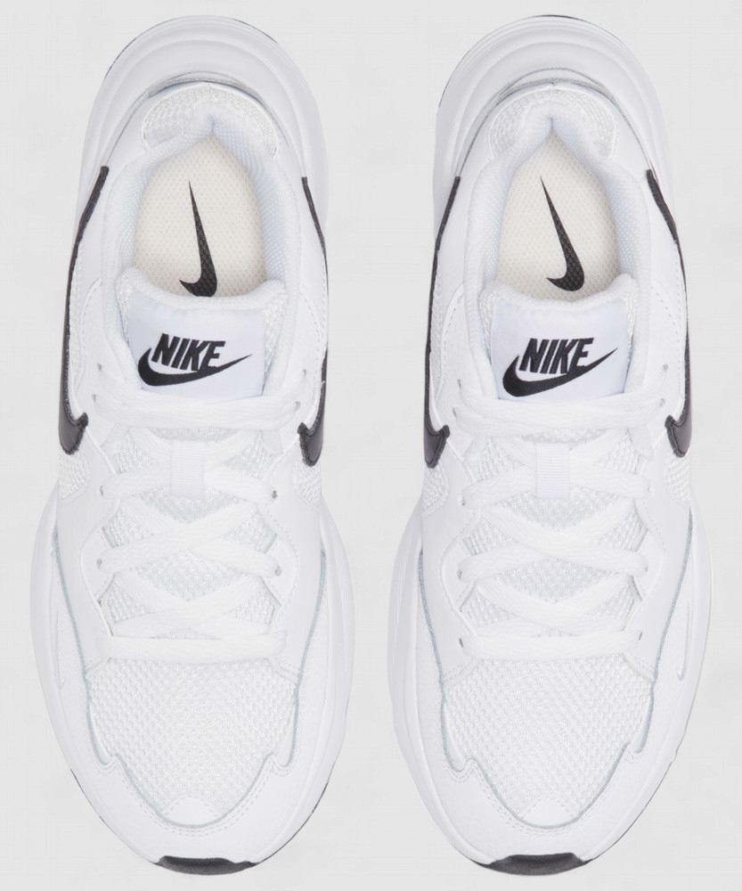 white nike air max fusion