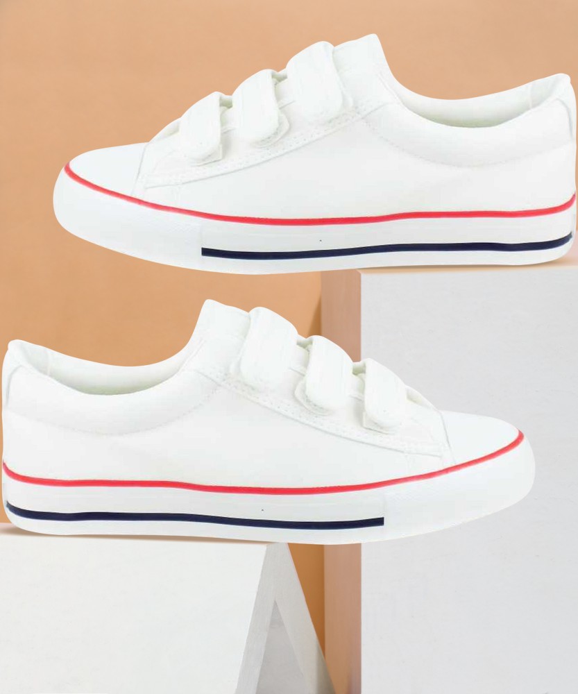 White canvas cheap shoes flipkart