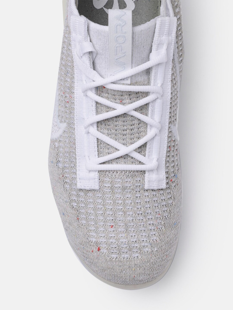 white laceless vapormax