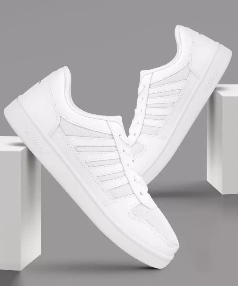 Sparx white hot sale sneakers flipkart