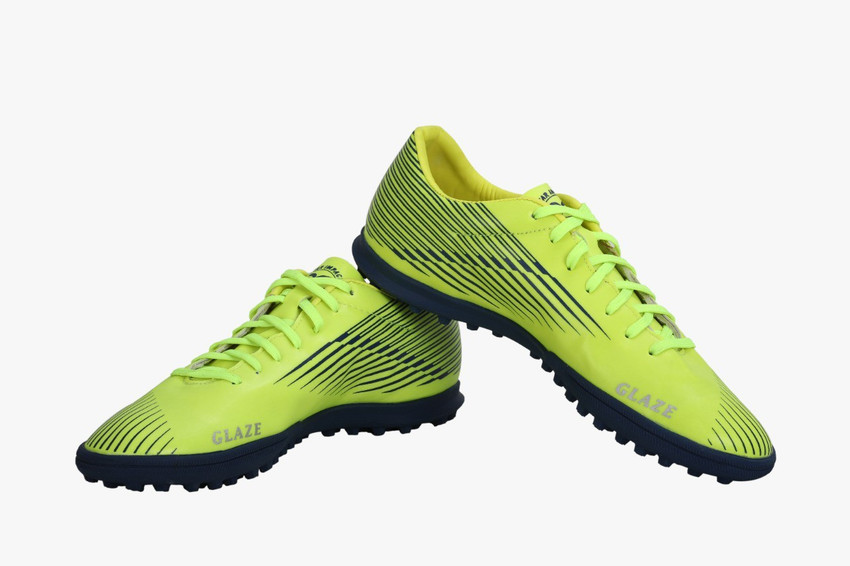 Futsal hotsell shoes flipkart