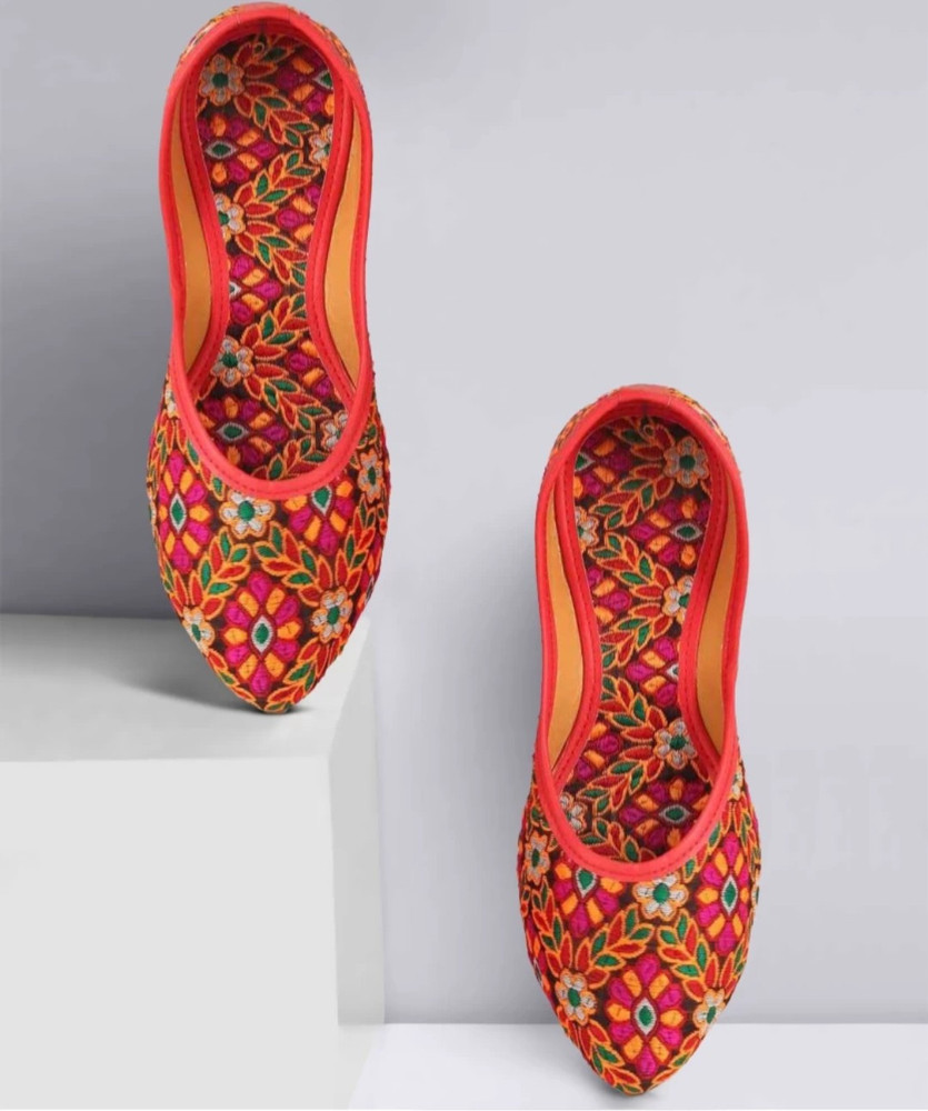 Fuzee Stylish floral print handmade juti Bellies For Women Buy