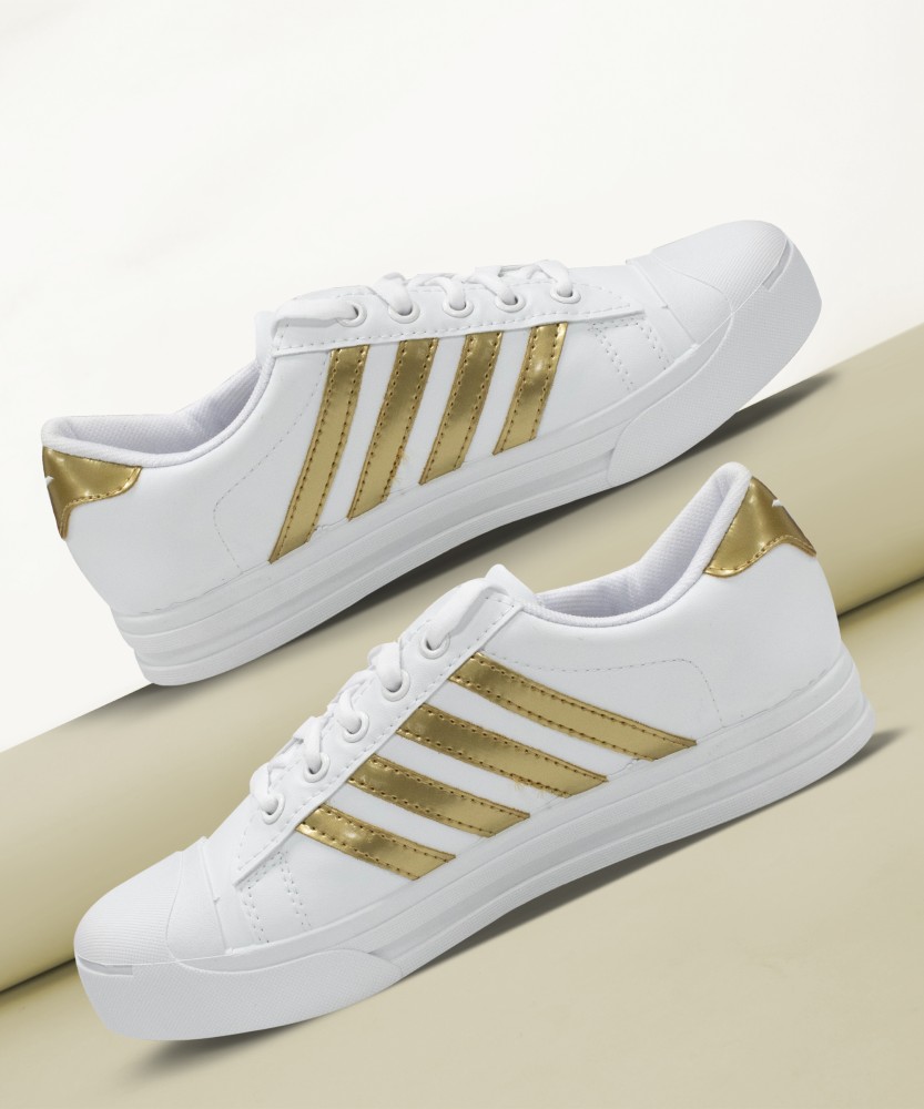 Sparx white best sale shoes flipkart