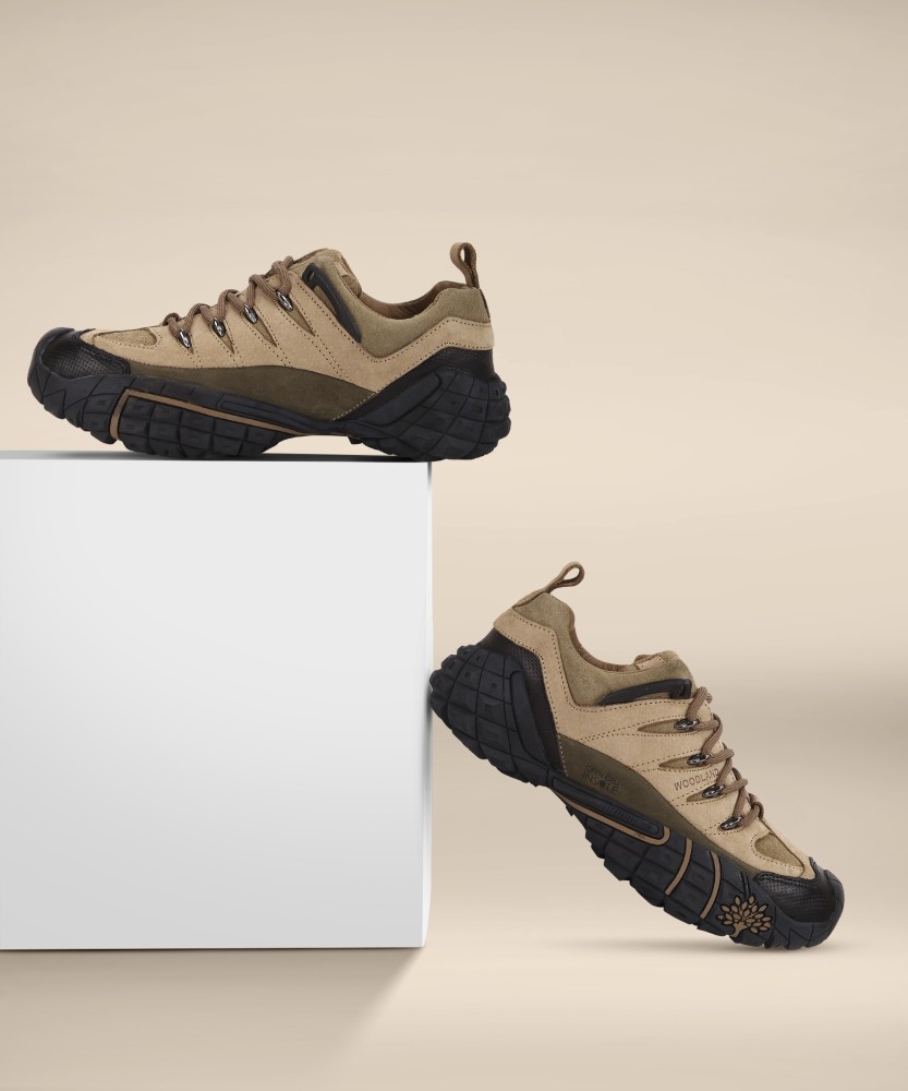 Woodland trekking deals shoes flipkart