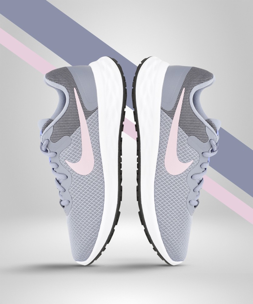 Nike womens outlet revolution