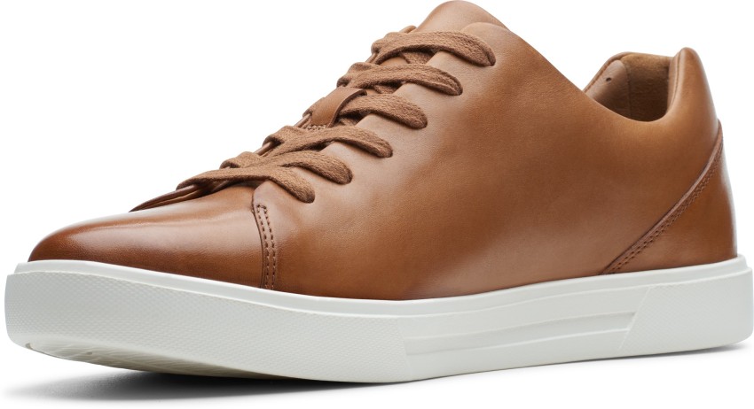 Un costa lace up cheap sneaker