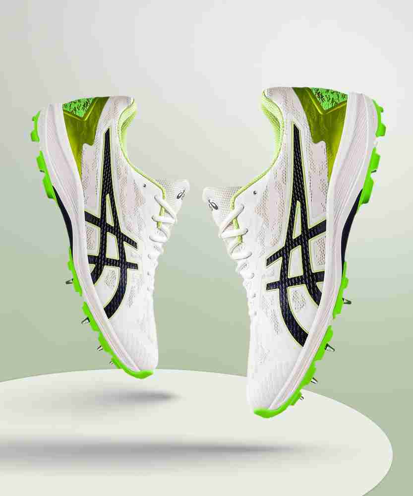 Flipkart cricket hot sale spikes shoes