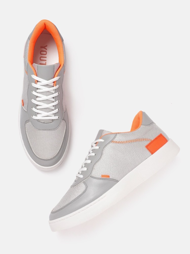 Hrx by hrithik clearance roshan grey sneakers