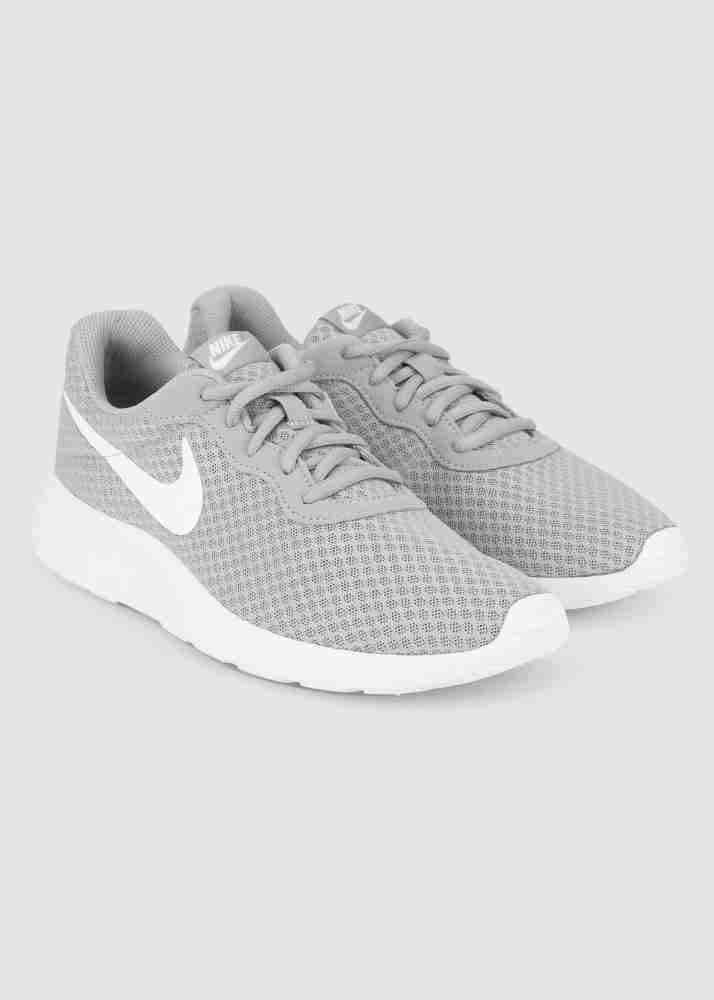 Mens grey nike tanjun best sale