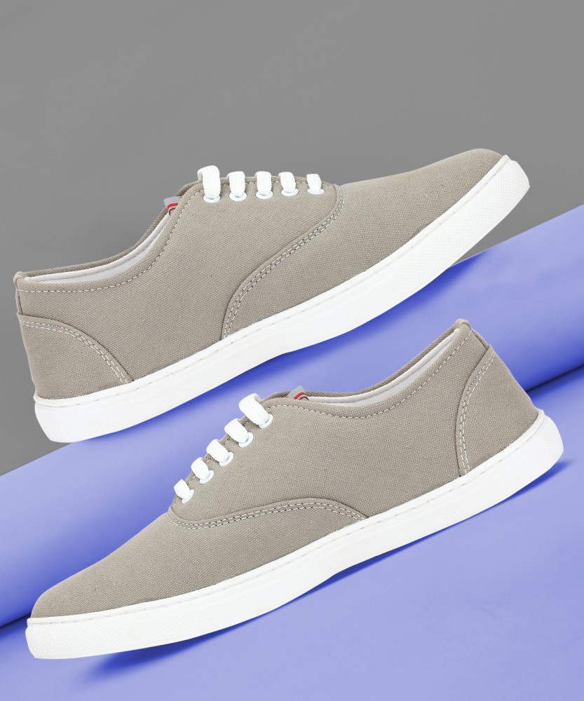 Wrogn store grey sneakers