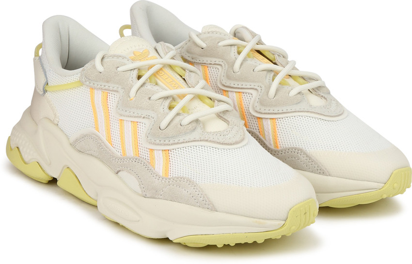 Ozweego white top