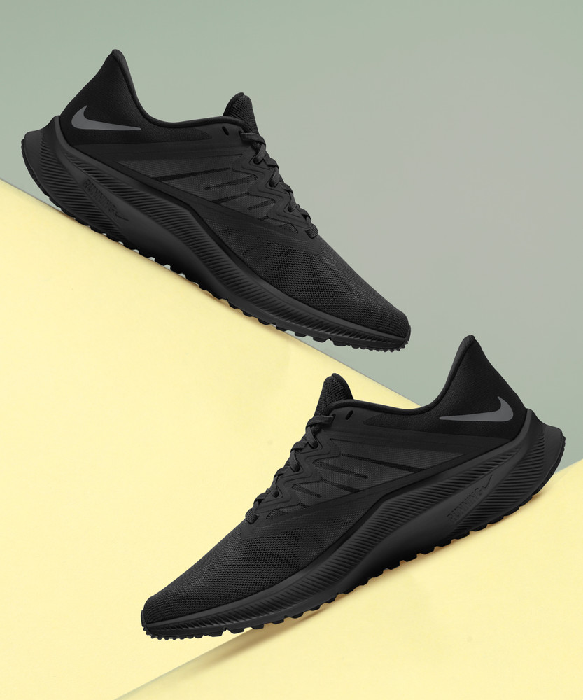 nike running quest 3 trainers in black
