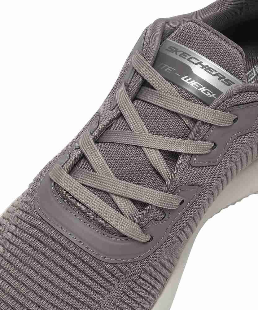 7 outlet days skechers