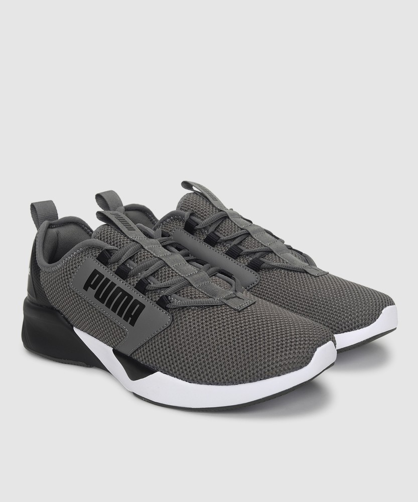 Retaliate men's training shoes online