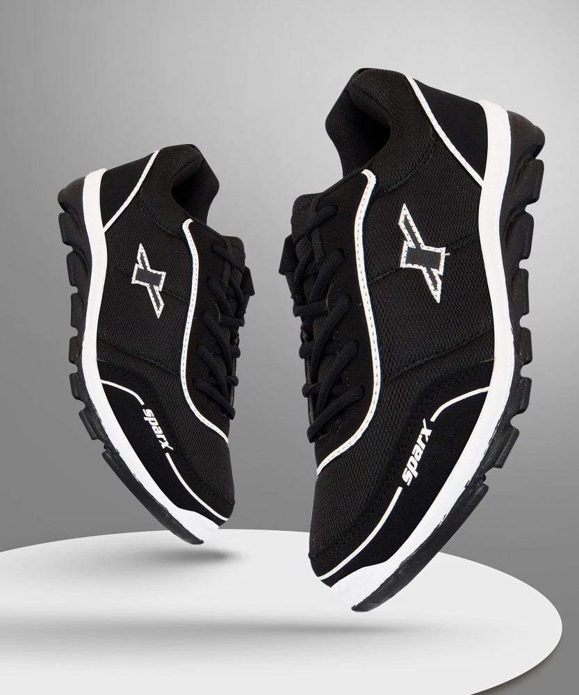 Sparx men's hot sale running shoes flipkart