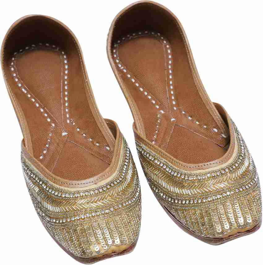 Golden colour sale ki juti