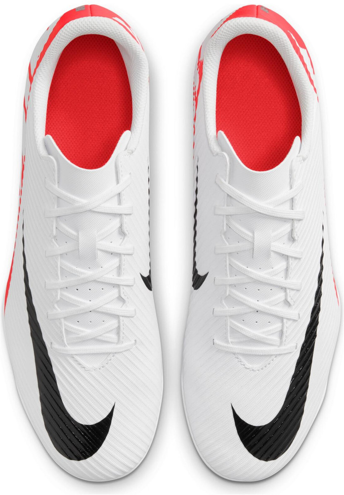 NIKE Mercurial Vapor 15 Club Football Shoes For Men Buy NIKE Mercurial Vapor 15 Club Football Shoes For Men Online at Best Price Shop Online for Footwears in India Flipkart