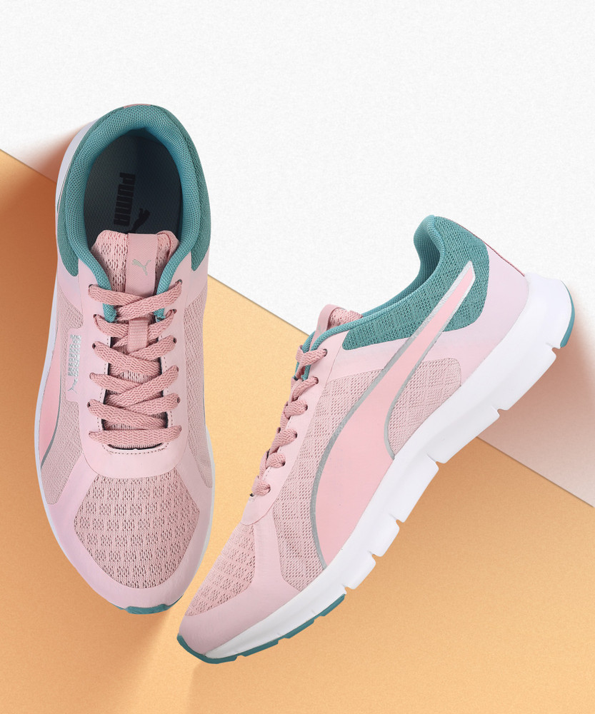 PUMA Trackracer 2.0 Wns Walking Shoes For Women